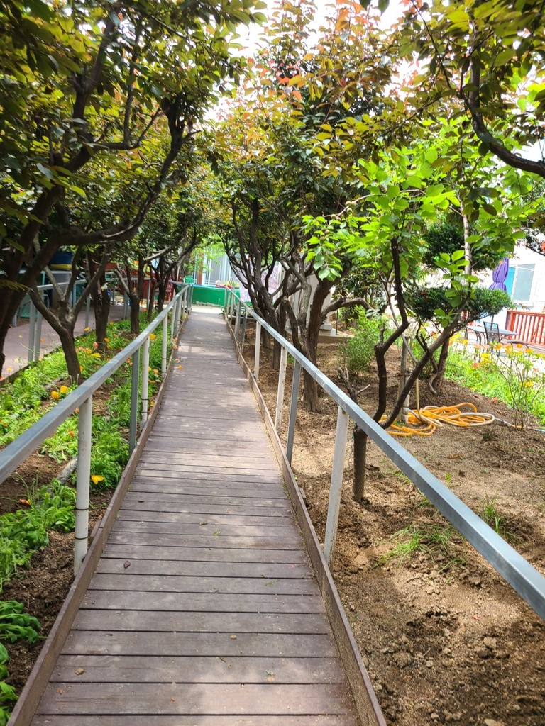 봄이온 외부전경