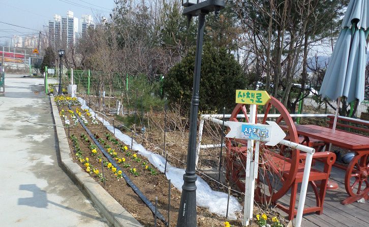 의정부 행복한 요양원의 산책로